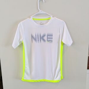 Nike Boys Drifit Trophy Graphic T-shirt Size Large White And Yellow